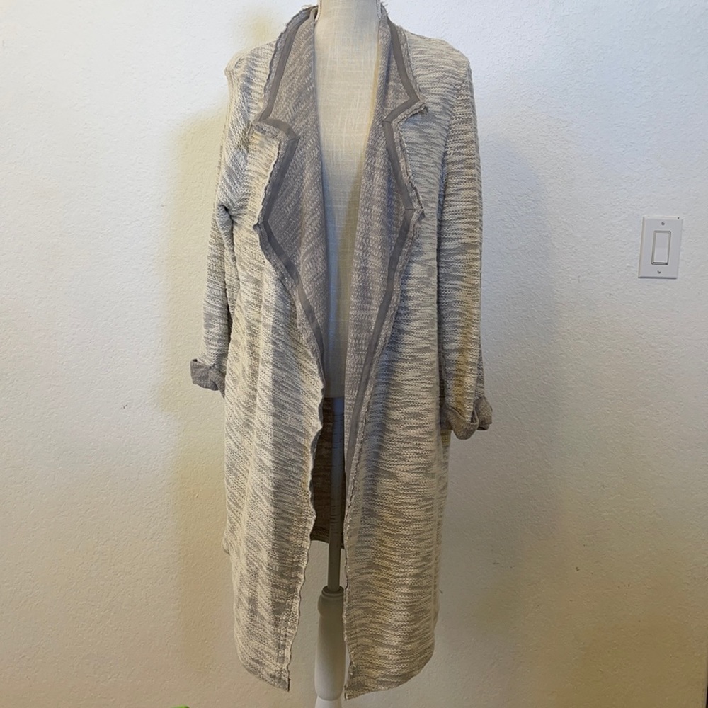 woman’s Duster cardigan gray color 14th & Union brand size Medium